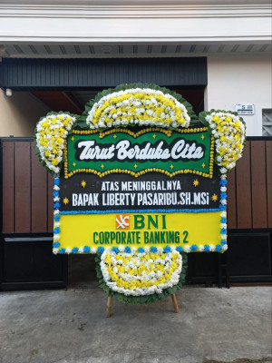 Papan Bunga Duka di Pondok Petir