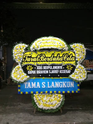 Papan Bunga Duka di Pondok Petir