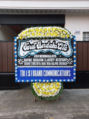 Papan Bunga Duka di Pondok Petir